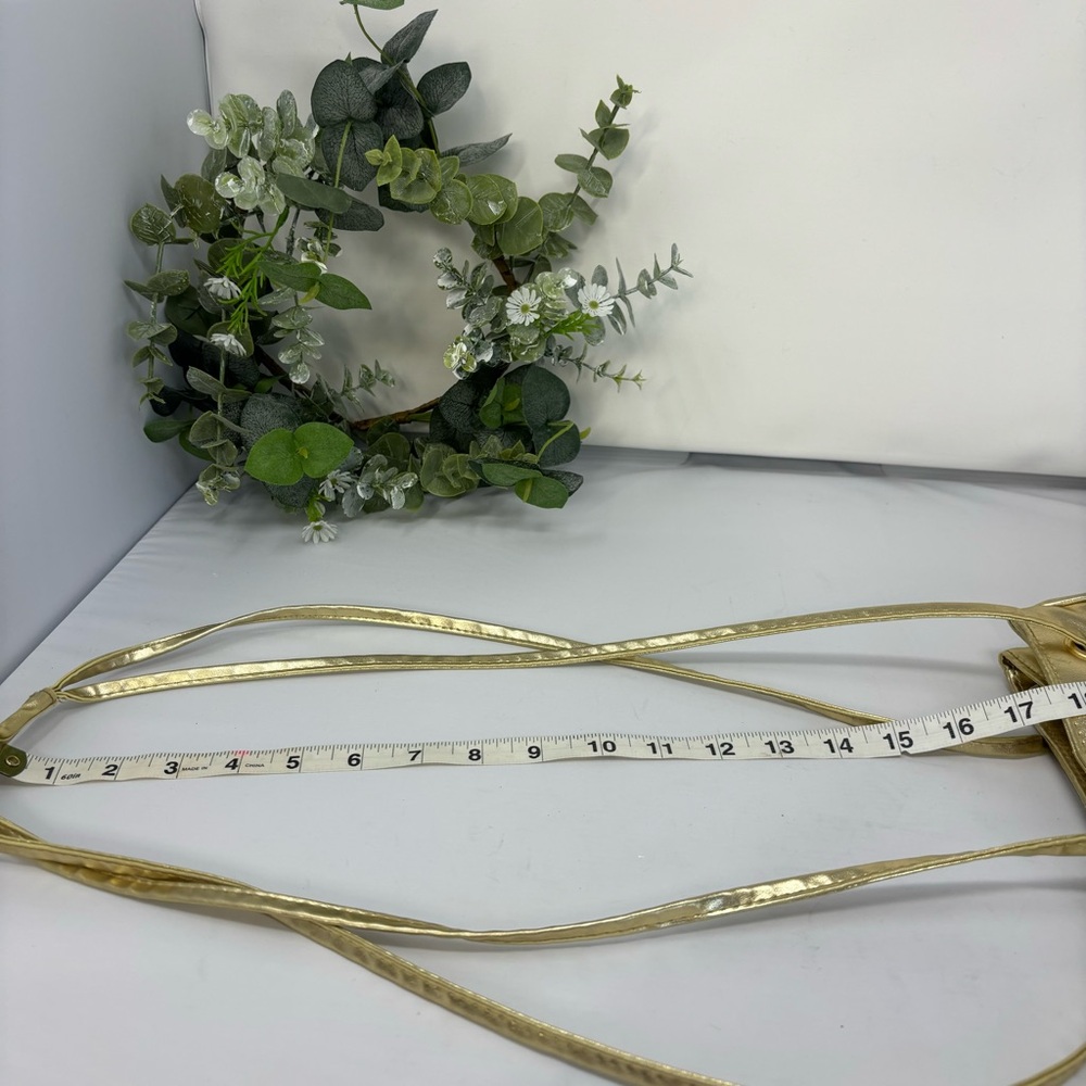 Warren Reed Women’s Gold Purse White Pearl Embellishments Double Strap Vintage ￼ - Picture 7 of 8